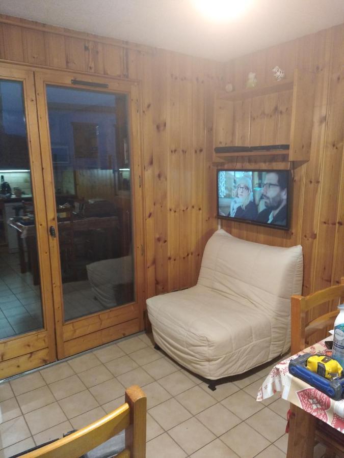 Oursons 1 Apartment โมรียง ภายนอก รูปภาพ